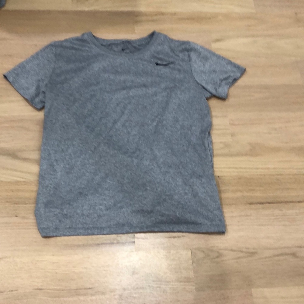Nike women’s t shirt